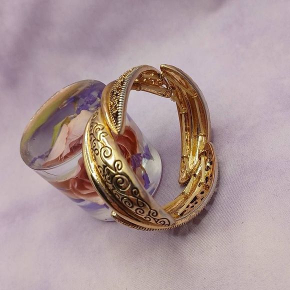 4/$20 Stretch bracelet  - Picture 2 of 4